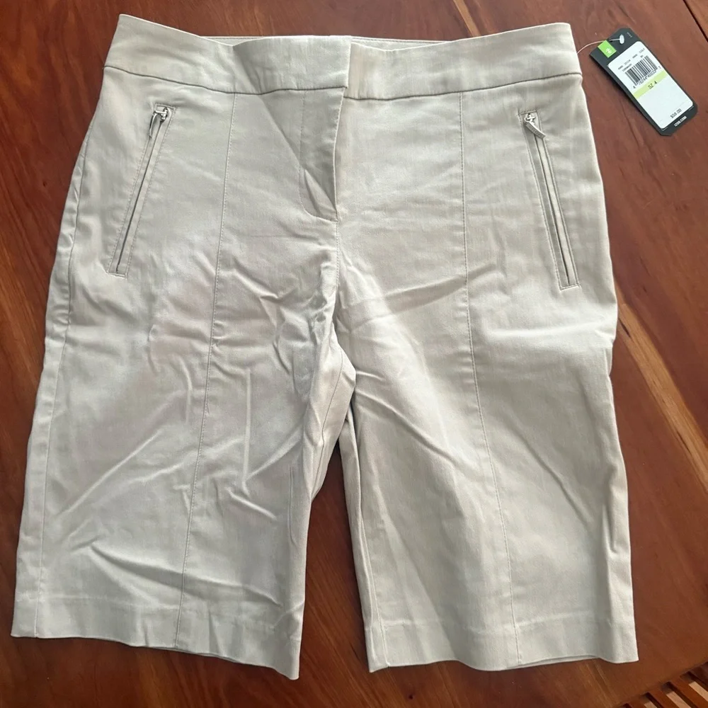Izod Golf Women's Shorts - Picture 1 of 4